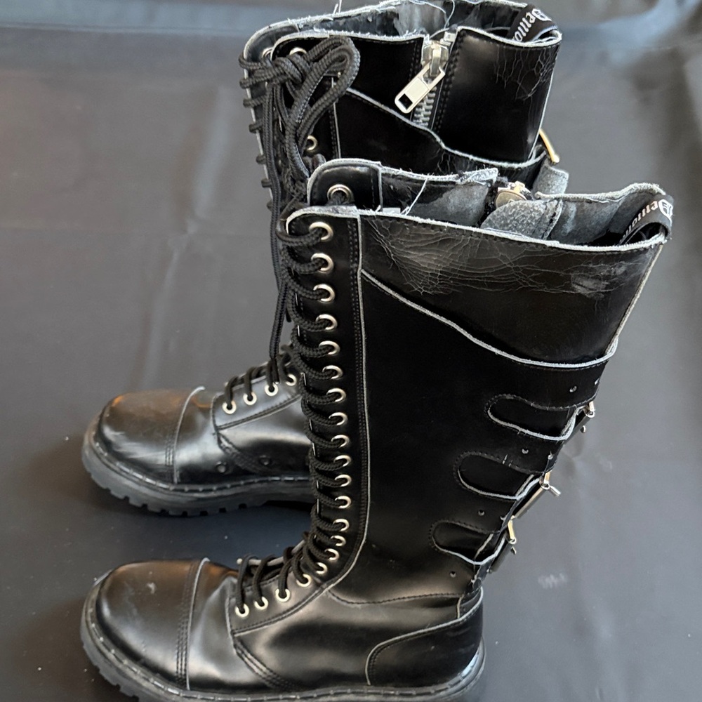 Demonia Knee High Combat Boots Black Lace Up Buckle Goth Punk Alt Women’s 8 - Picture 6 of 15